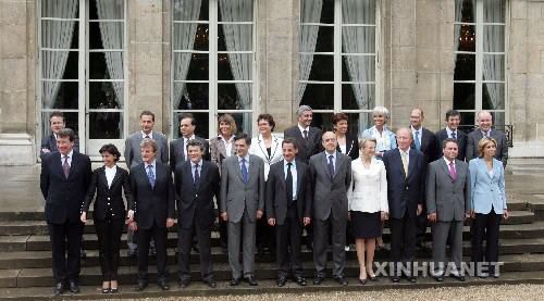 法国新政府确定发展路线：团结一致抓经济